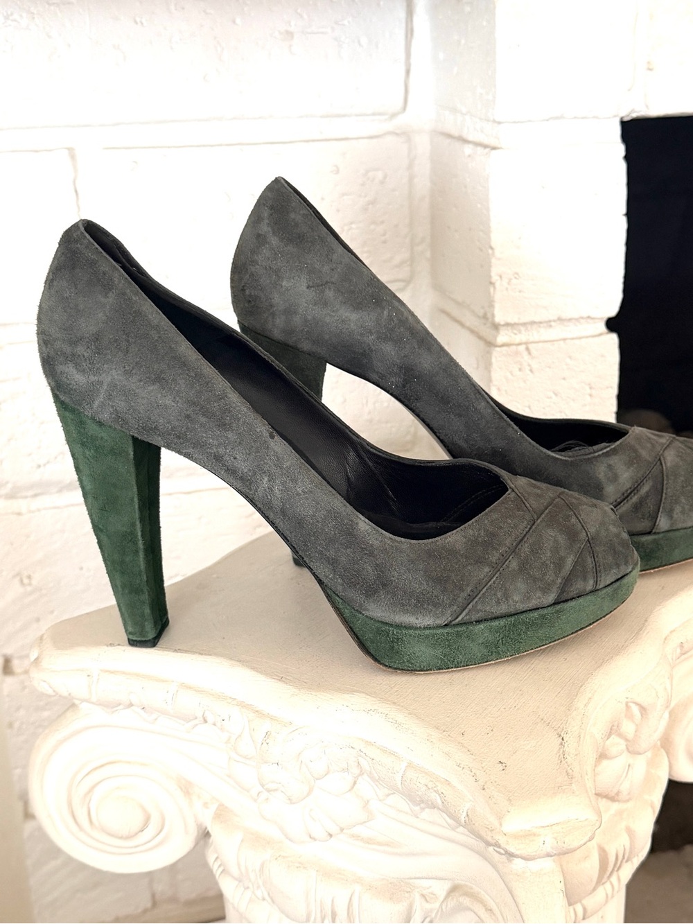 Stuart Weitzman Suede Platform Pump Olive Green Peep Toe Heels 10.5”